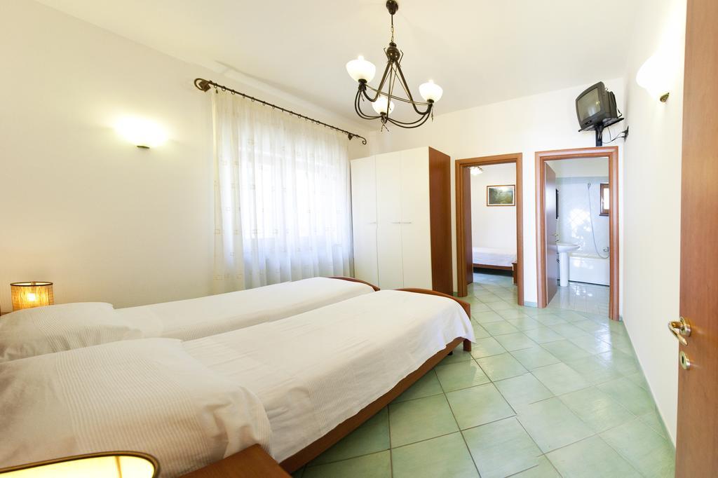 Olga'S Residence Relais Нерано Стая снимка